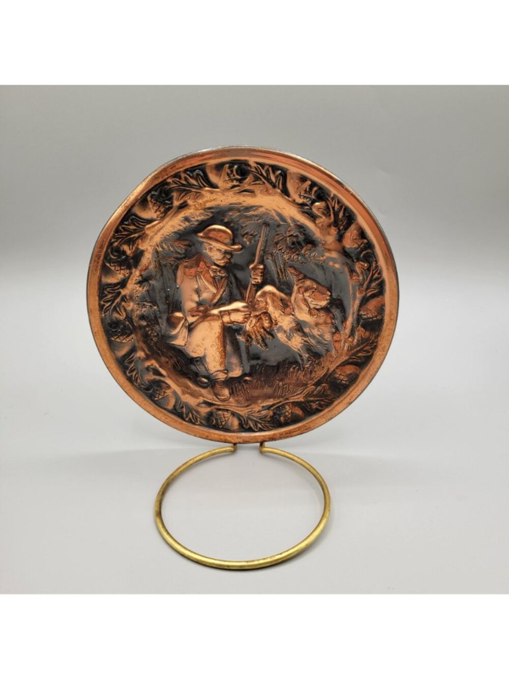 Coppercraft Guild Wall Plaque Pot Holder Hunting Scene Repousse Set of 2 - Picture 5 of 7